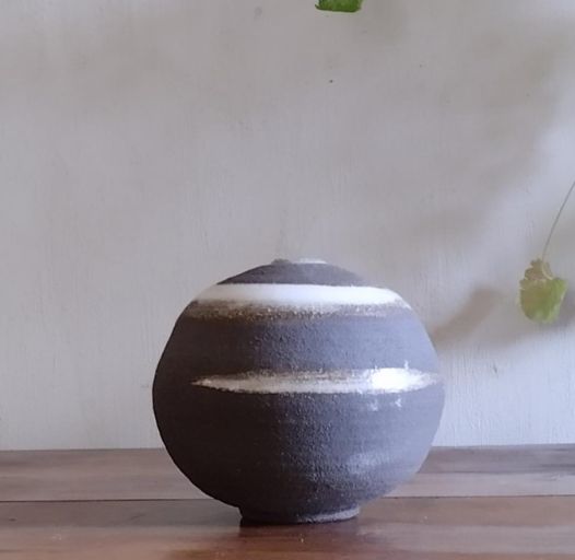 céramique-noir-vase-boule-broceliande